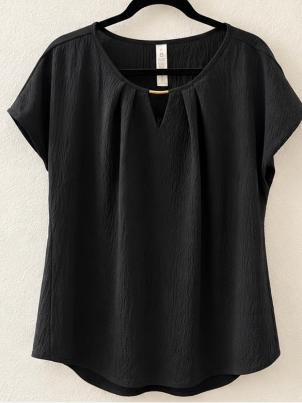 Women’s Black Textured Short Sleeve Blouse Gold Bar Detail XL